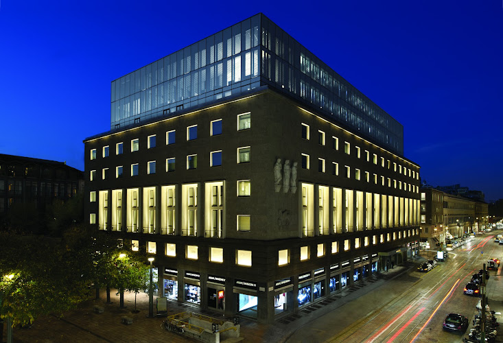Armani Hotel, Milan